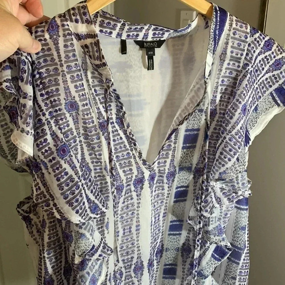 Buffalo Blue and White Women's Top - Picture 2 of 7